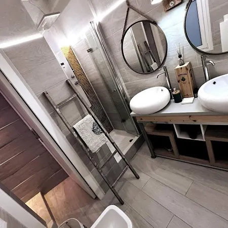 Apartment Deluxe 4 Bedrooms In Fegina Monterosso