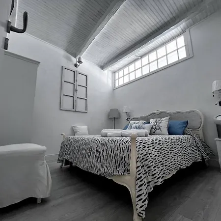 Deluxe 4 Bedrooms In Fegina Monterosso