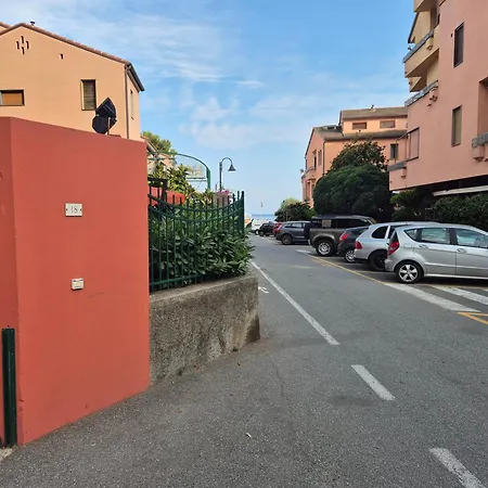 Deluxe 4 Bedrooms In Fegina Monterosso Apartman