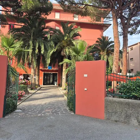 شقة Deluxe 4 Bedrooms In Fegina Monterosso *