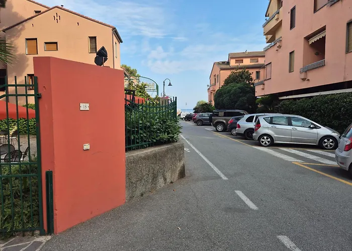 Deluxe 4 Bedrooms In Fegina Monterosso Apartment