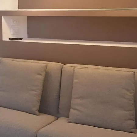 Deluxe 4 Bedrooms In Fegina Monterosso דירה *